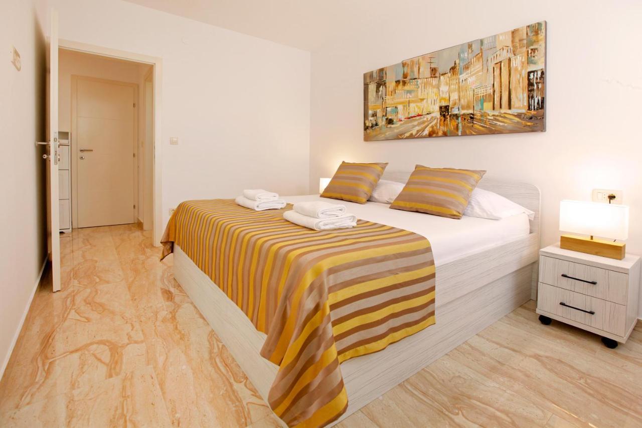 Modern 2-Bed Apt, Late Check In Available Split Eksteriør bilde