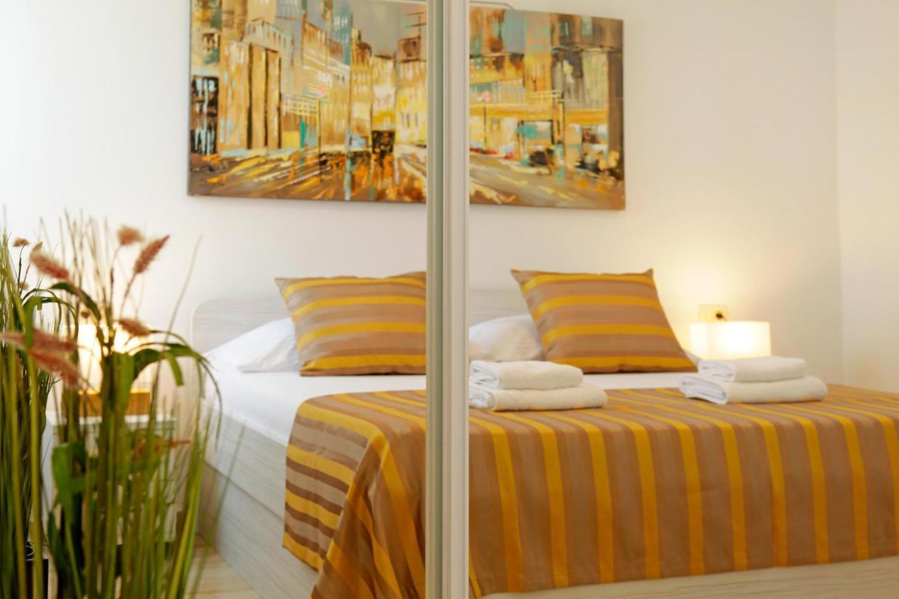 Modern 2-Bed Apt, Late Check In Available Split Eksteriør bilde